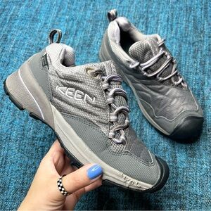Keen Ochoco Trail Hiking Shoes in Gray Lilac Purple Waterproof